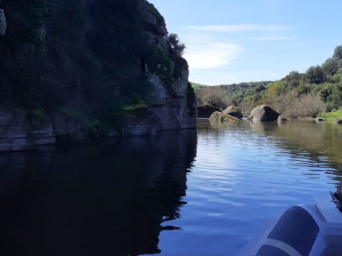 Lago Omodeo - tour in gommone